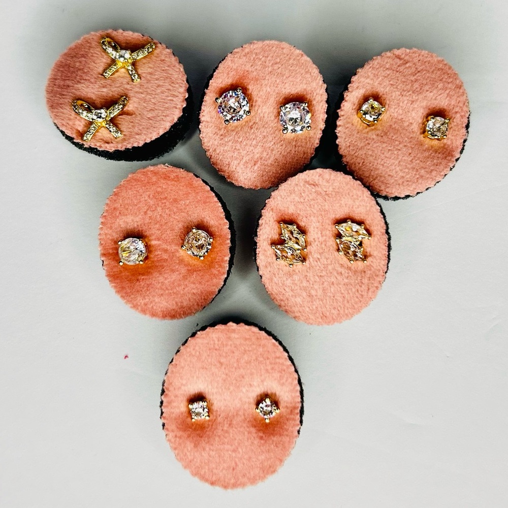 Gold tone Stud Earrings Set